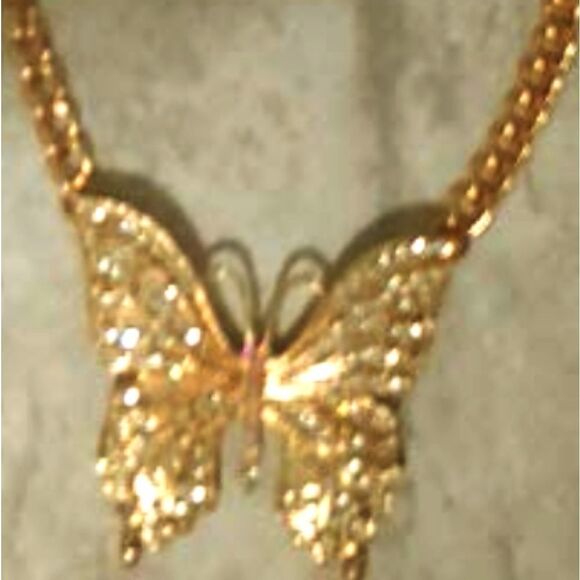Butterfly Necklace in Gold Plate and Rhinestones NWOT - Picture 7 of 8